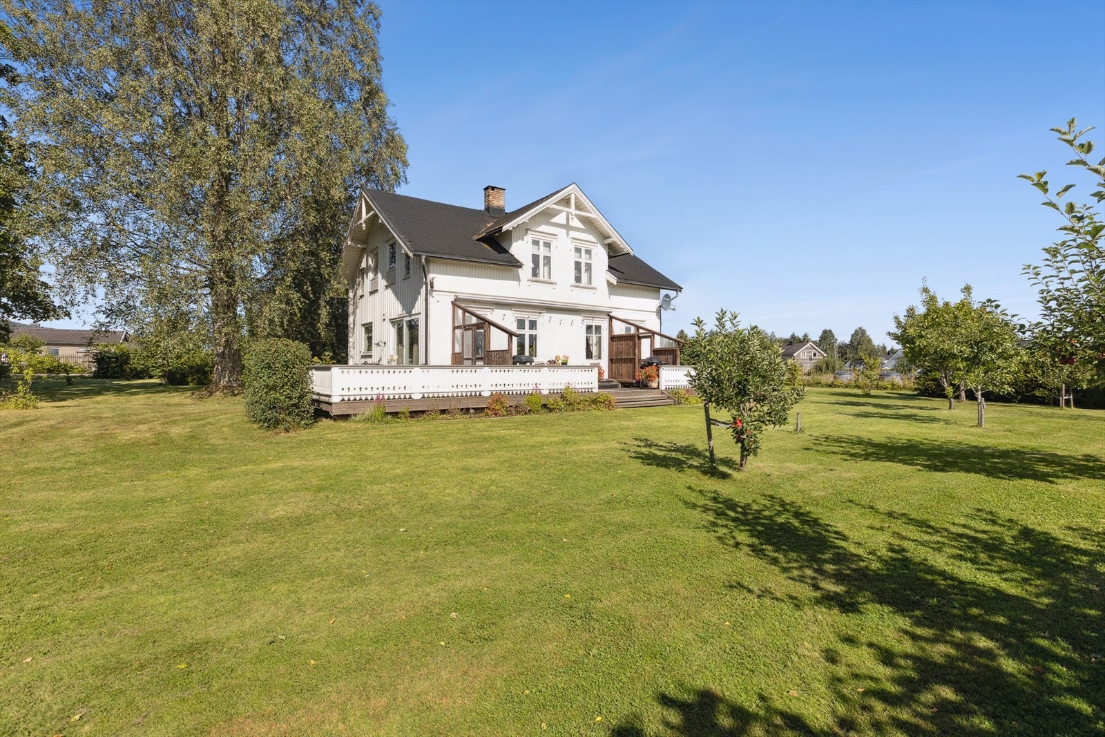 Godt av boltreplass for både to- og firbeinte venner. Galleribilde