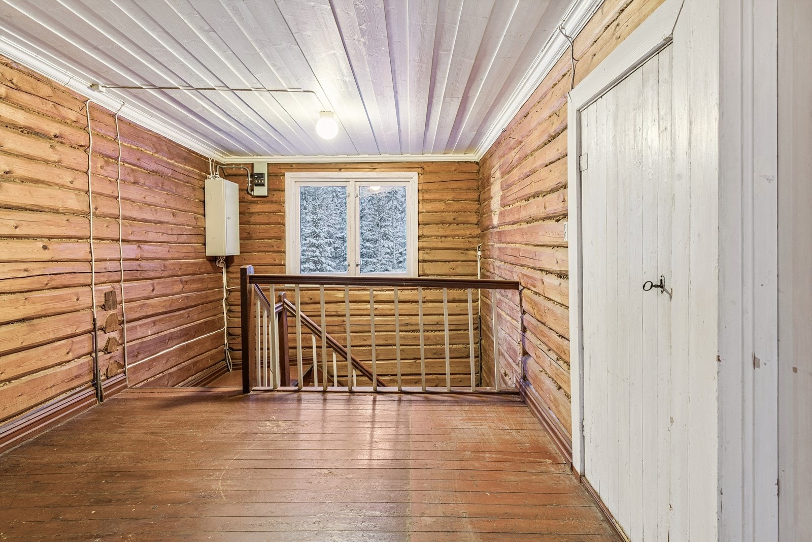 I andre etasje finner du en gang som gir adkomst til tre soverom. Galleribilde