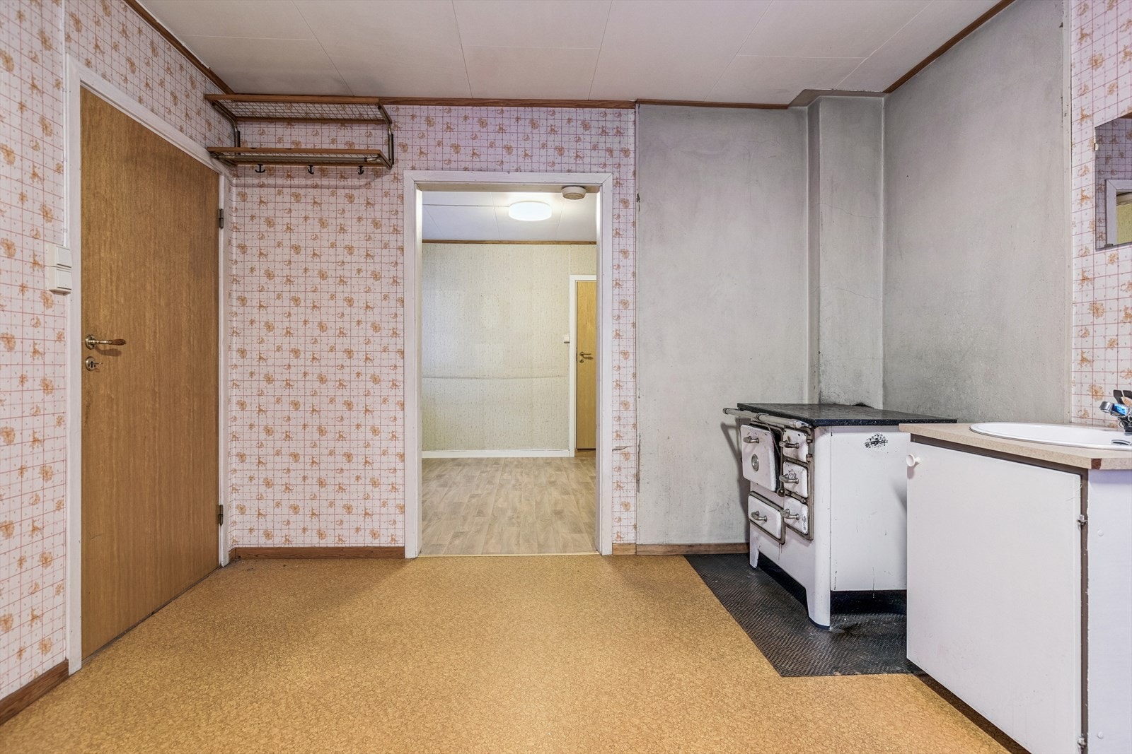 Kjøkkenet er utstyrt med en eldre vedovn for matlaging - et sus av en annen tid! Galleribilde