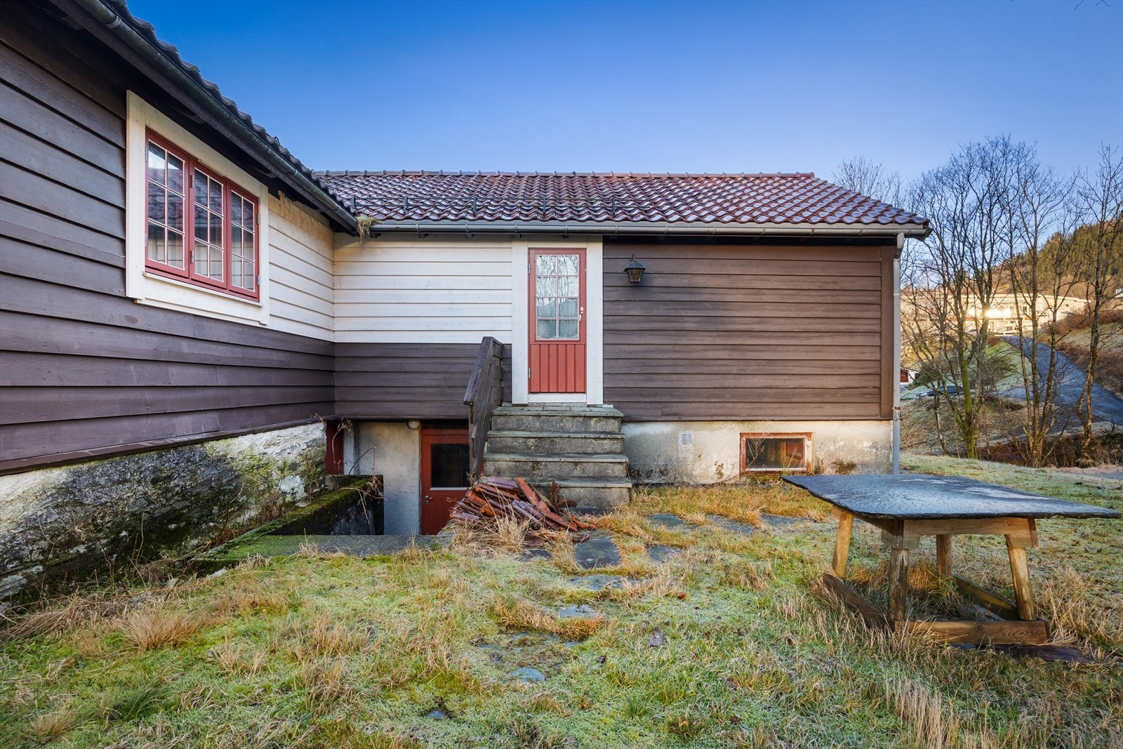 Boligen har god lagringsplass i kjeller. Galleribilde