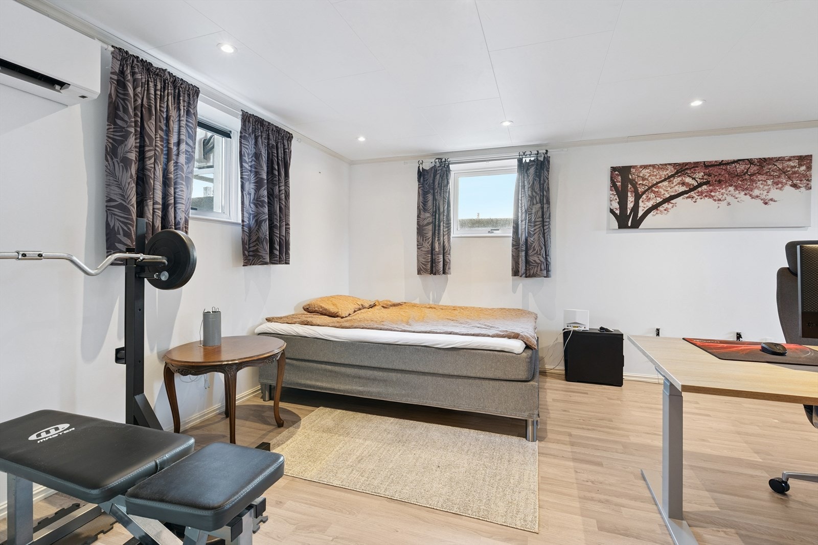 Rommet har en takhøyde på ca. 2,20m. Galleribilde