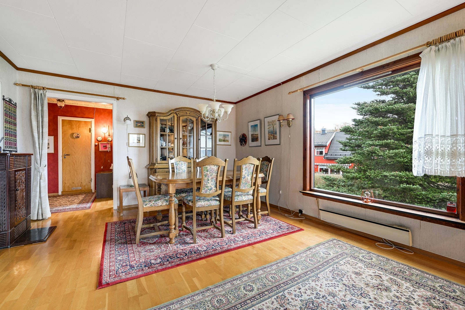 Her er det god plass til spisebord for hele familien Galleribilde