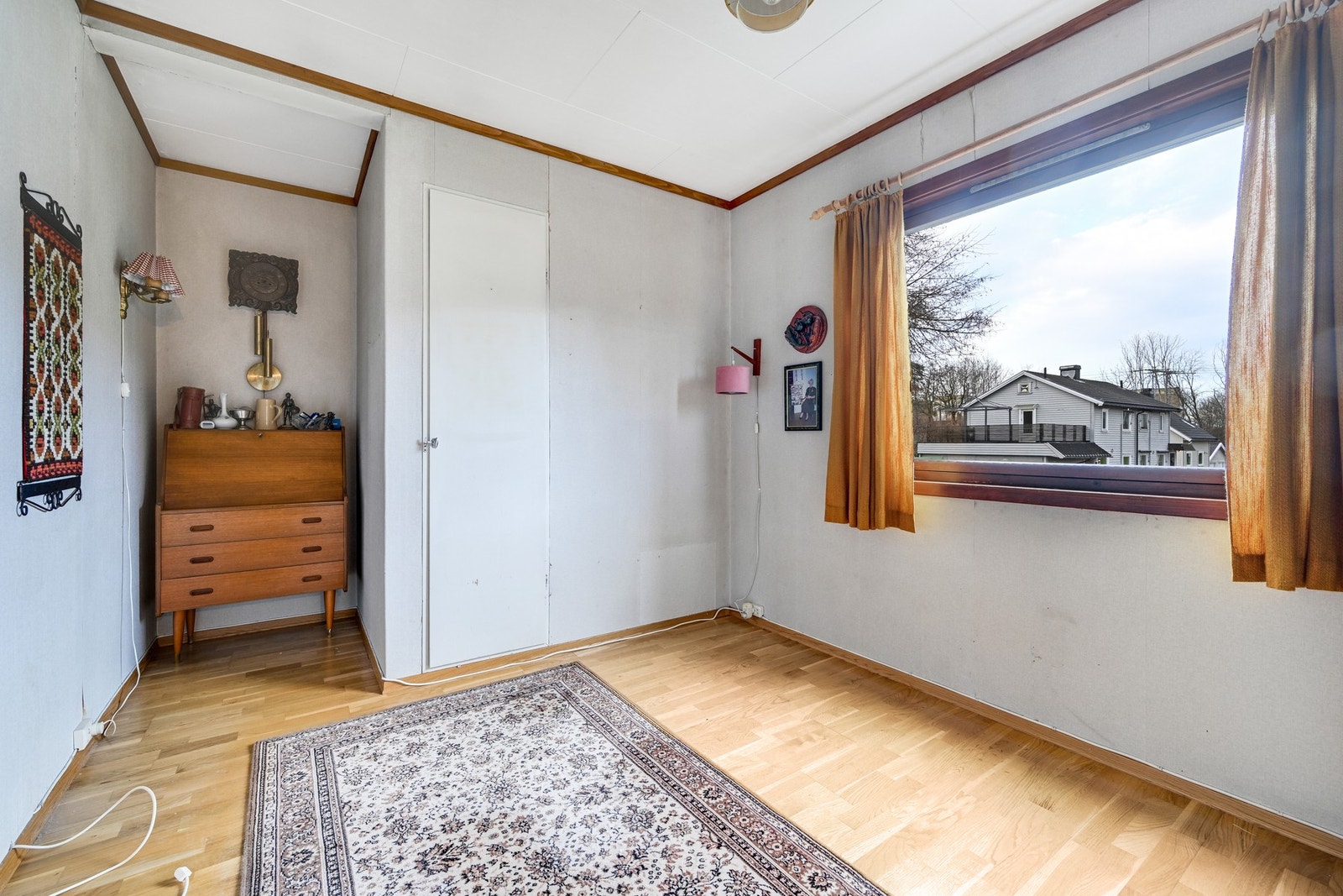 I hovedetasjen finner vi også et soverom Galleribilde