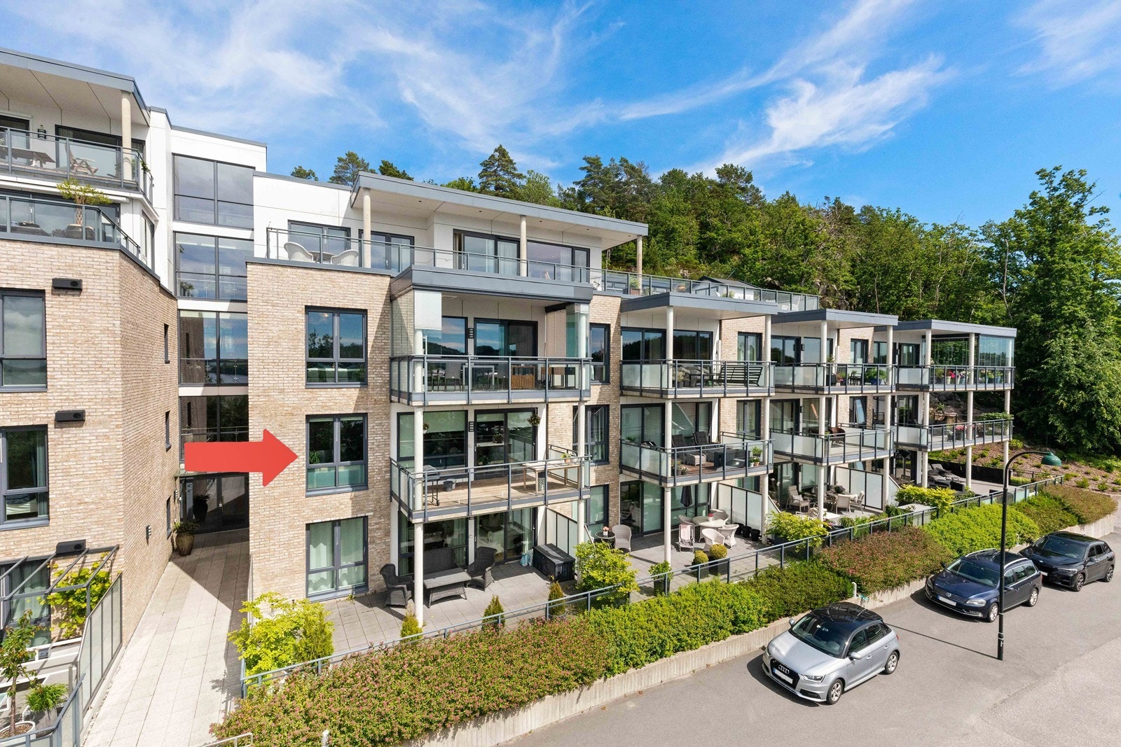 Eiendomsmegler Norge ved Kristian Lossius har gleden av å ønske deg velkommen til Hånestangen 50! Galleribilde