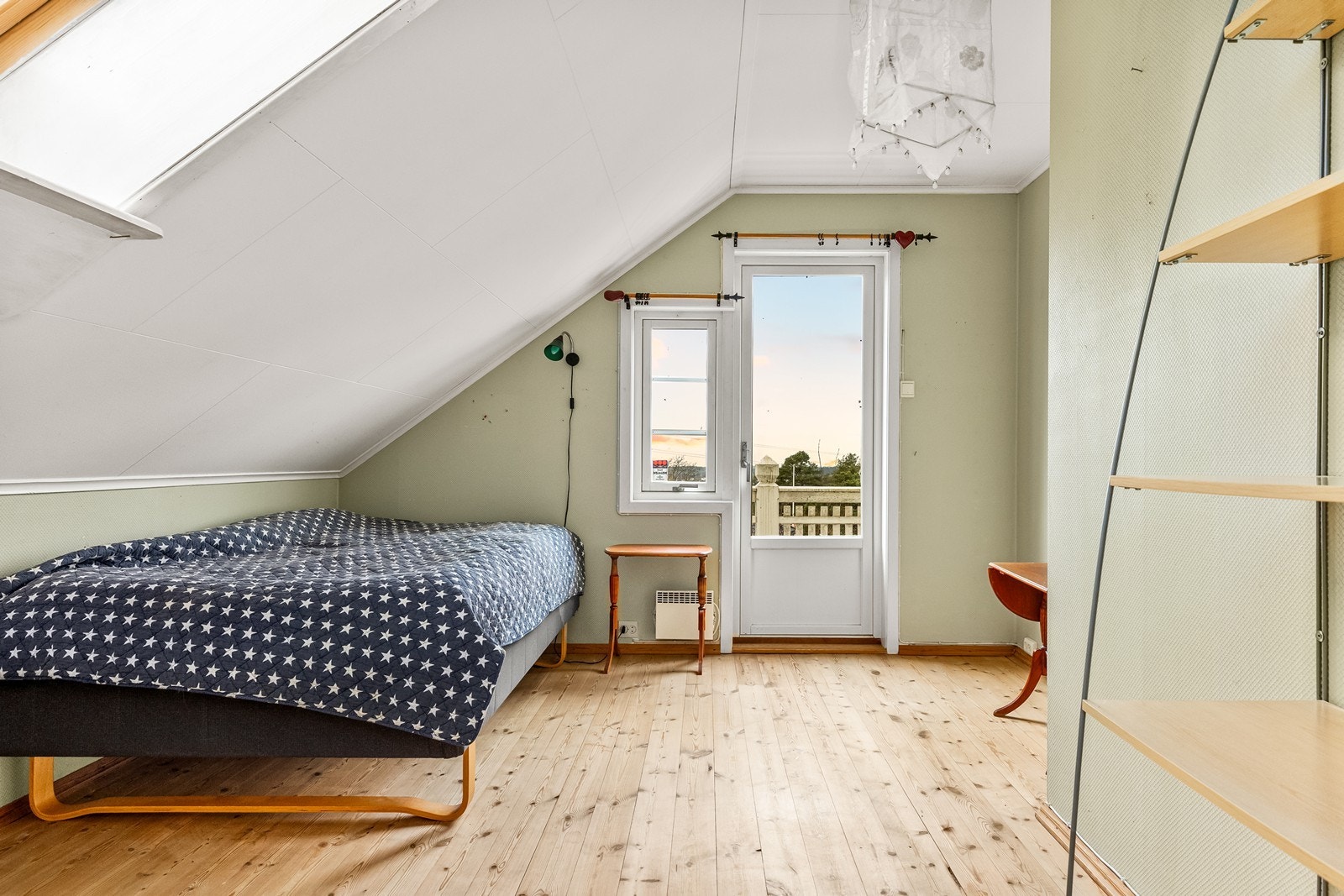 Også dette soverommet har egen utgang til den felles balkongen. Galleribilde