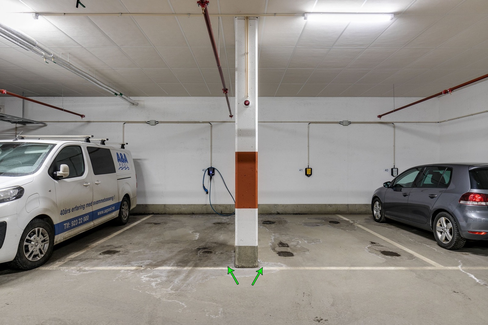 Parkeringsplass nr 41 og 42. Galleribilde