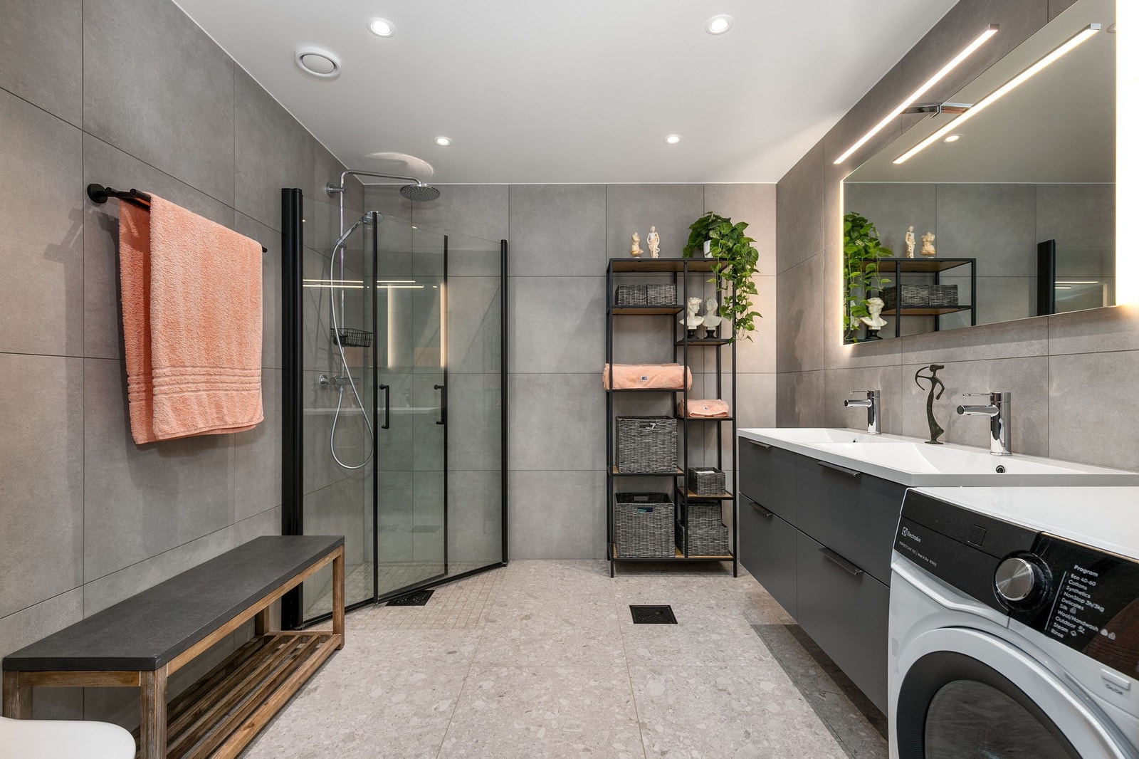 Opplegg til vaskemaskin på badet. Galleribilde