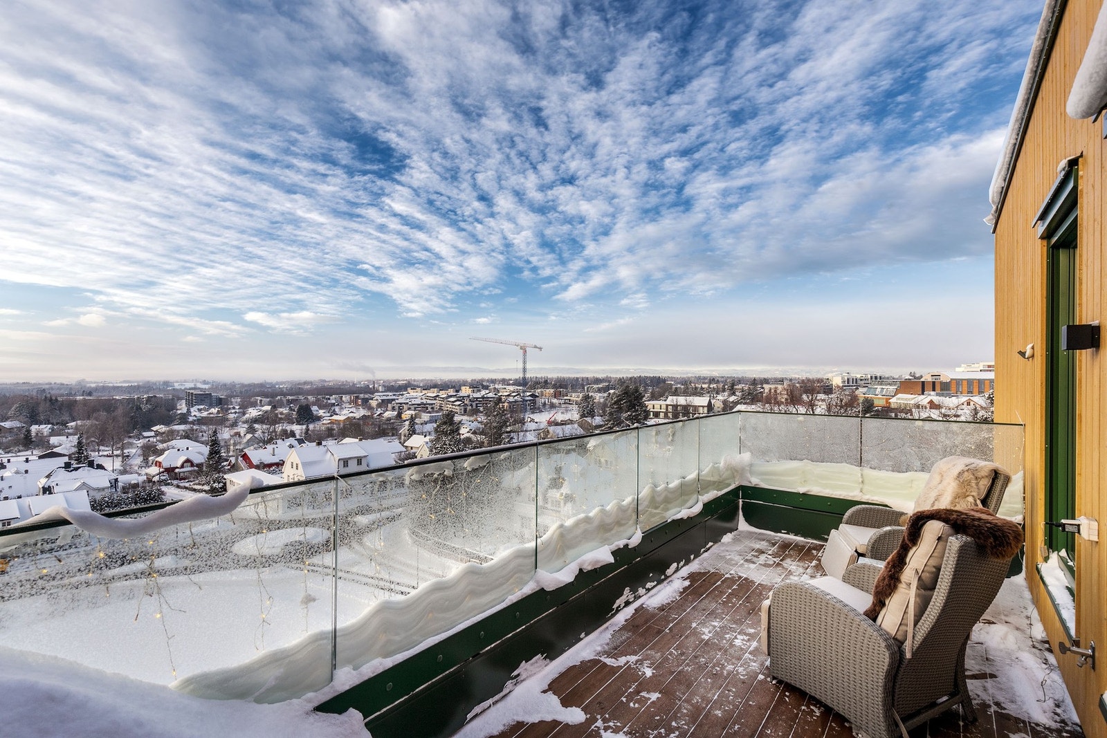 Utgang til terrasse på 15 kvm fra hoved soverommet. Galleribilde