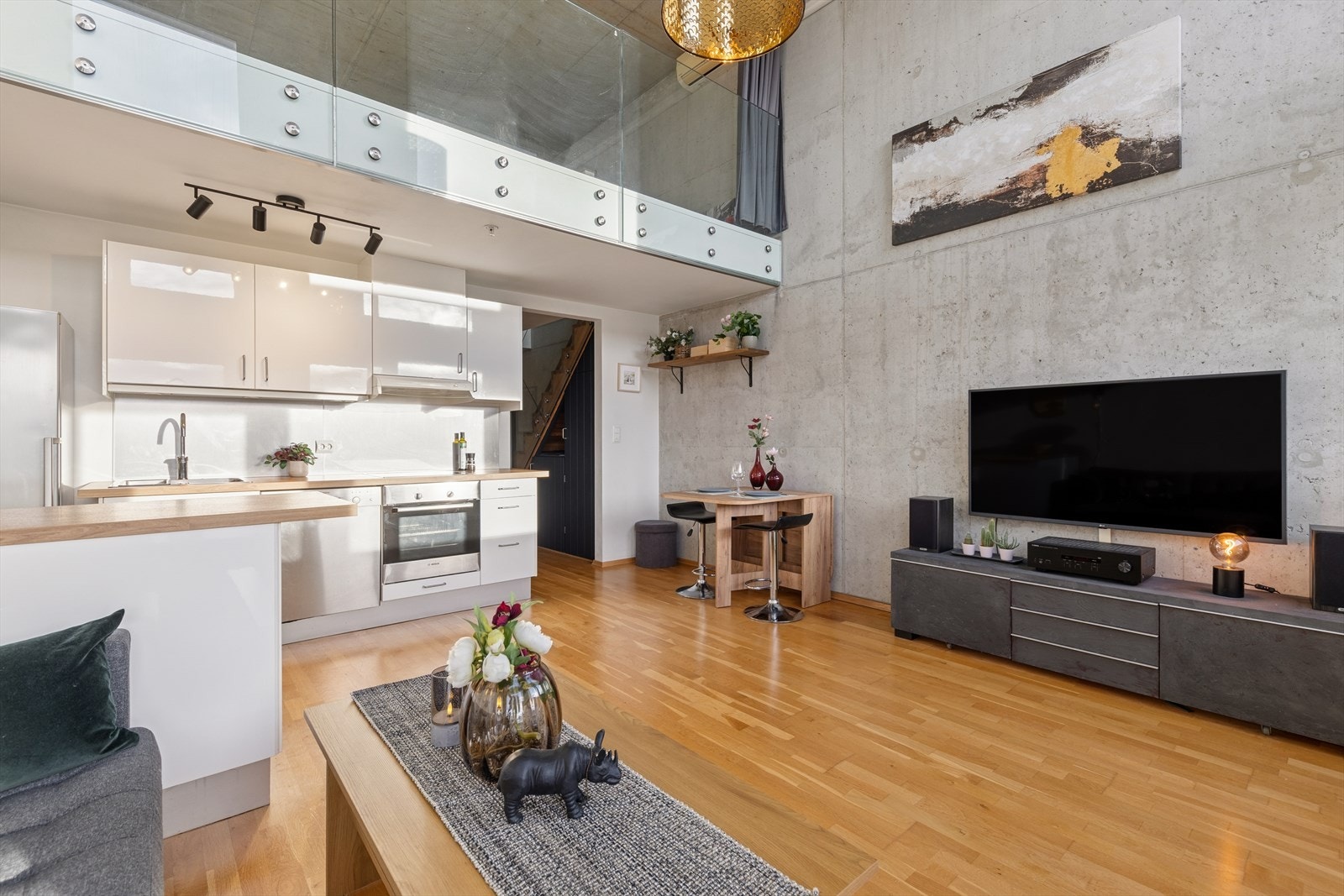 Det er montert varmepumpe fra byggeår. Galleribilde