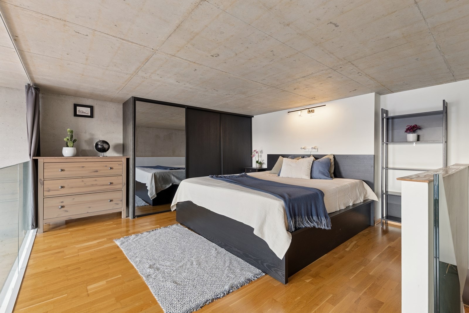 Hems er ikke måleverdig pga. lav takhøyde. Galleribilde