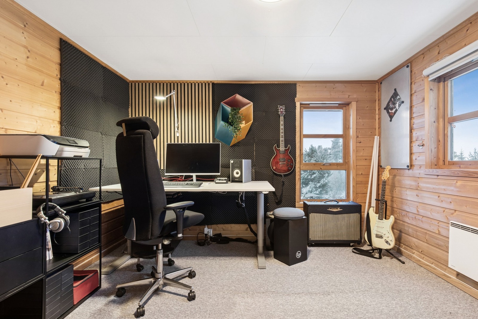 i tillegg finnes tilknyttede rom som kan benyttes som kontor eller ekstra oppholdsrom. Galleribilde