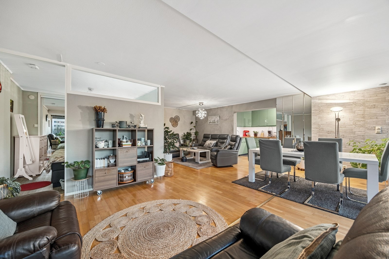 Lokalmegler Yosef Al-Salihi v/DNB Eiendom har gleden av å presentere Odvar Solbergs vei 198! Galleribilde