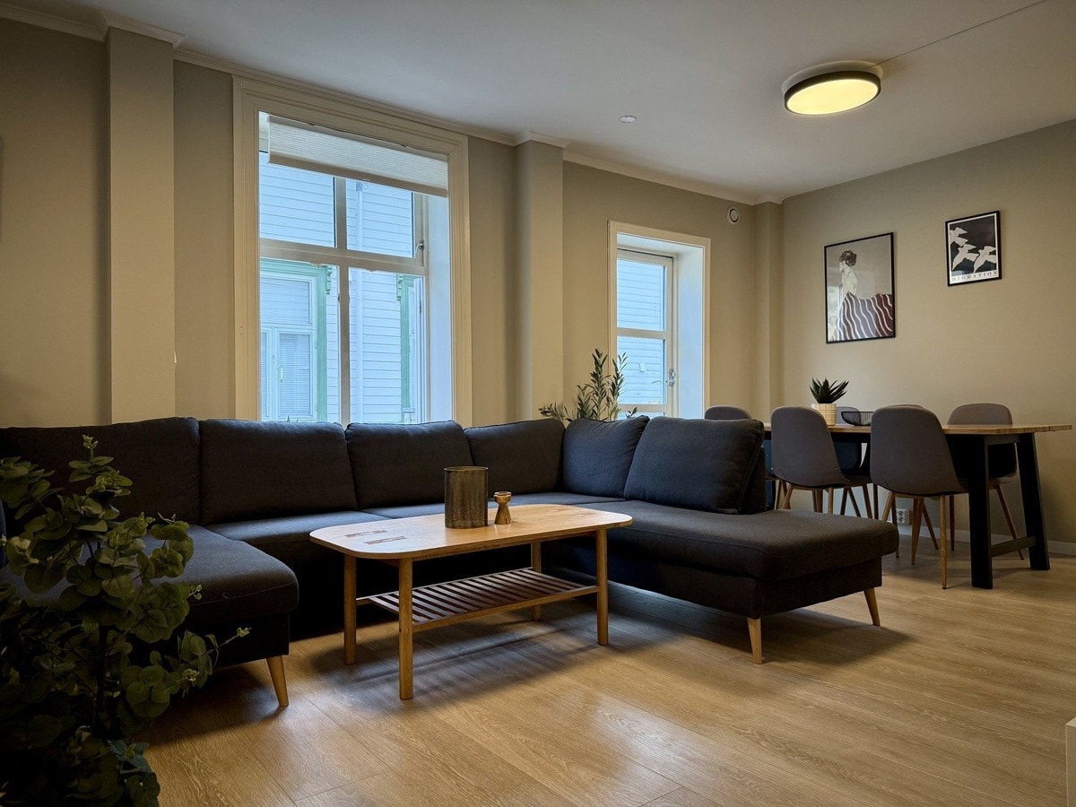 Stuen ble renovert i fjor lys og moderne Galleribilde