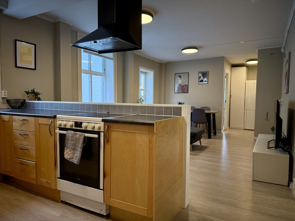 Åpen løsning mellom stue og kjøkken Galleribilde