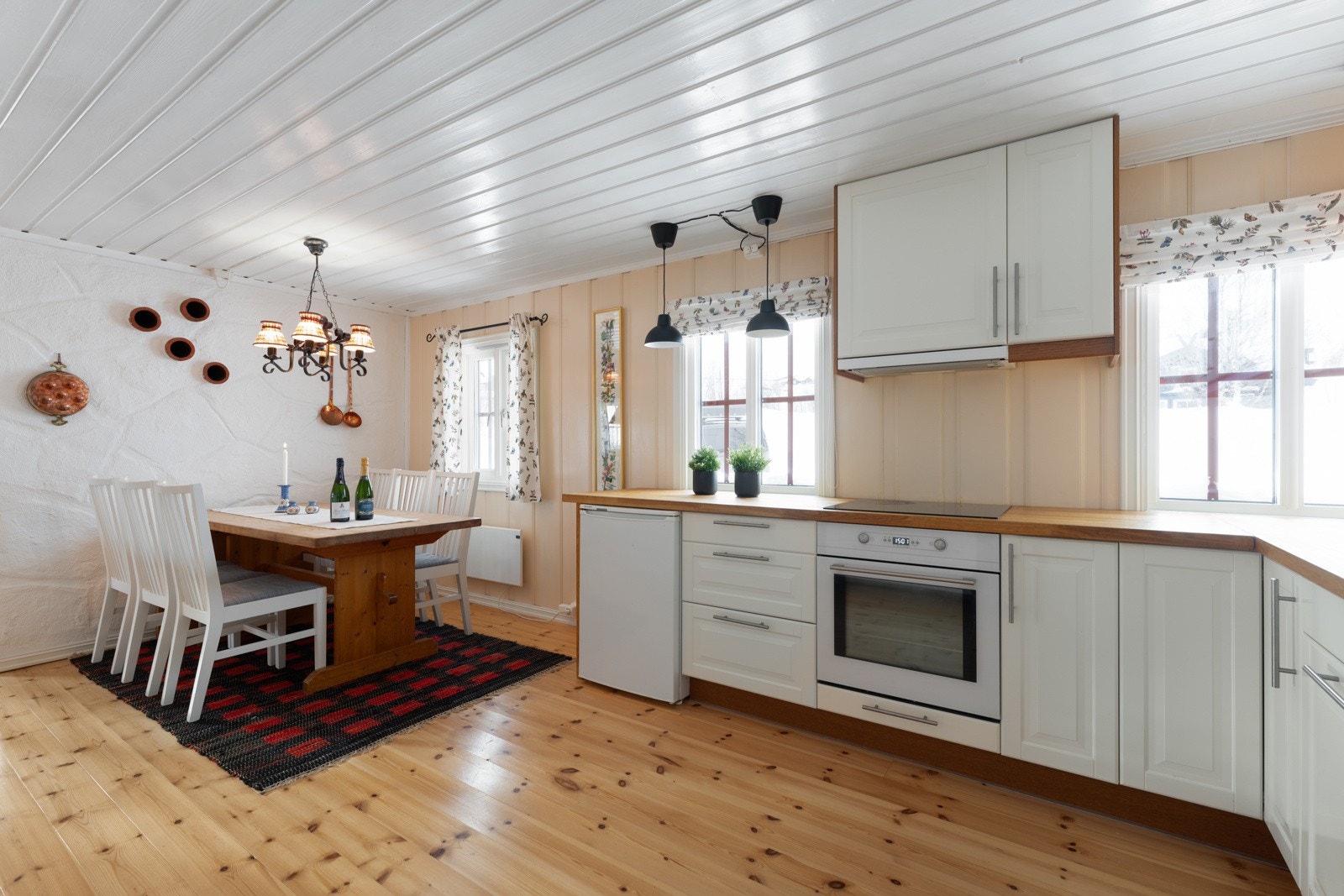 Flott hyggelig kjøkken Galleribilde