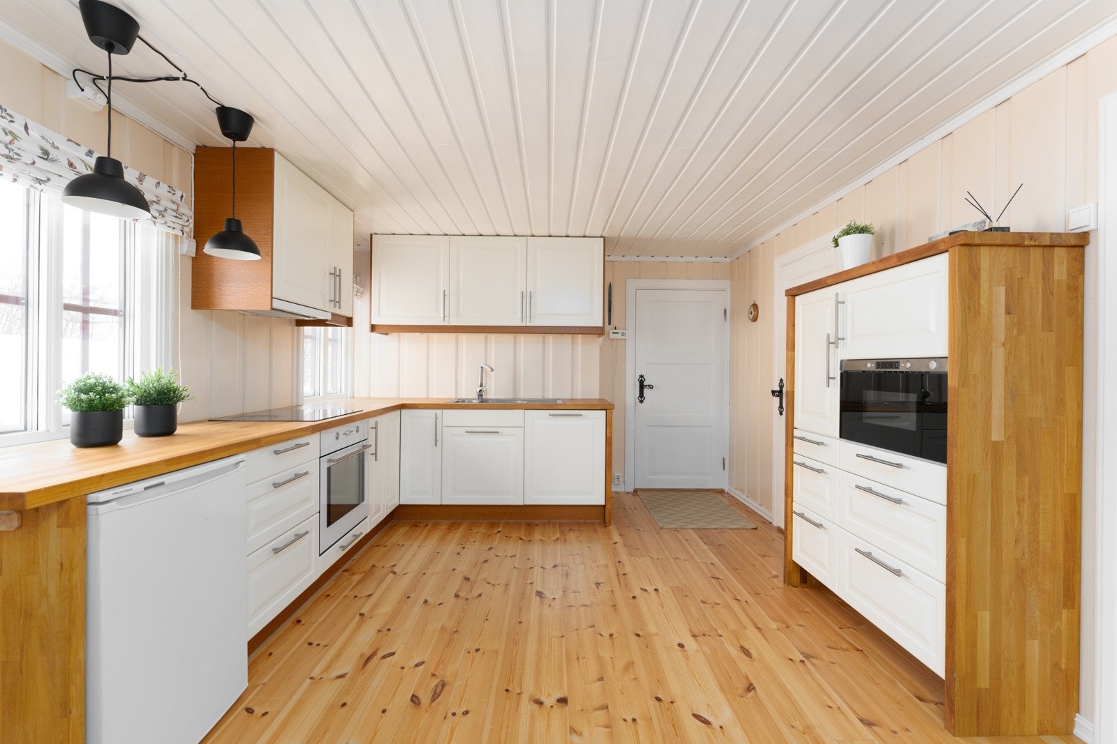 ...med god skapplass Galleribilde