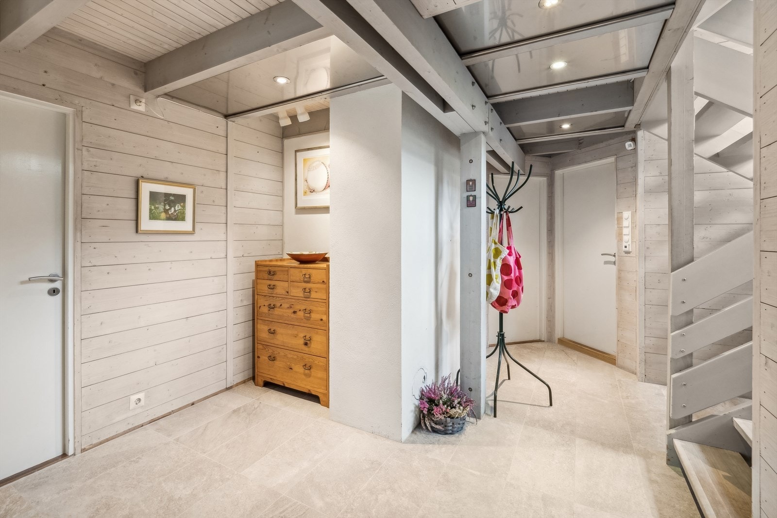 Entré/gang. Galleribilde