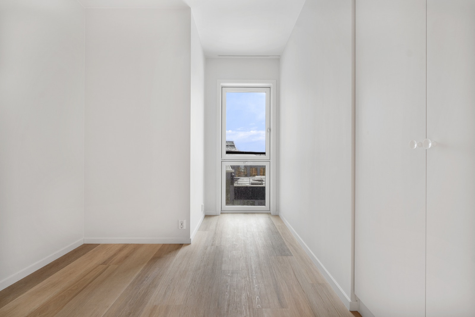 soverom 2, med garderobeskap Galleribilde