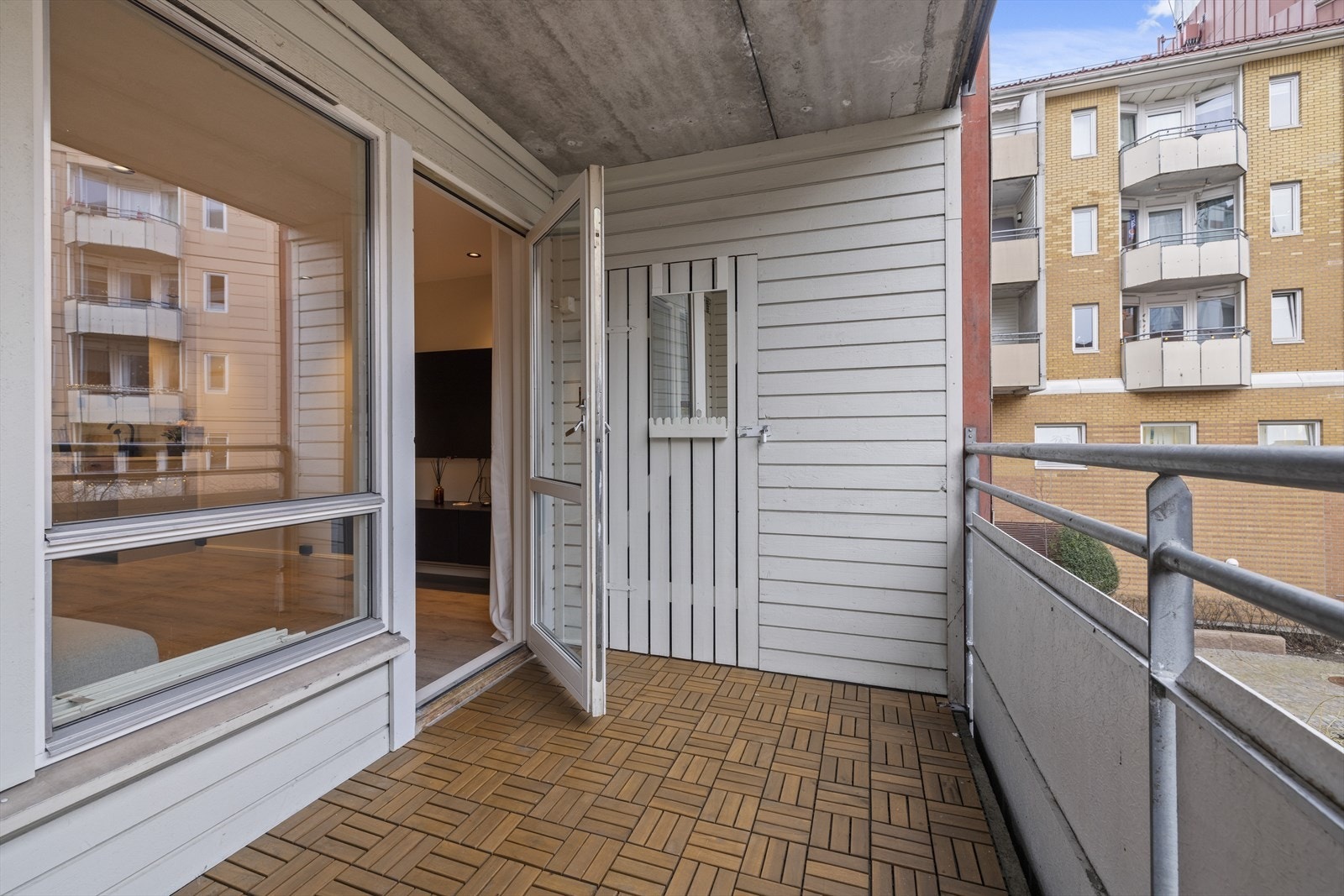 Bod på 1,9 kvm m/lys på balkongen. Utestikk. Galleribilde