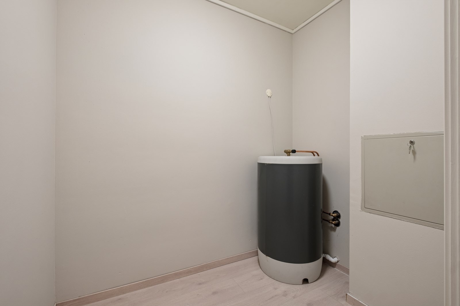 Leiligheten kan også skilte med en praktisk innvendig bod. Galleribilde