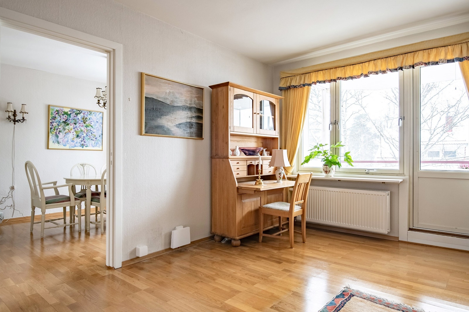 Inngang fra stuen til hovedsoverom som i dag benyttes som spisestue. Galleribilde