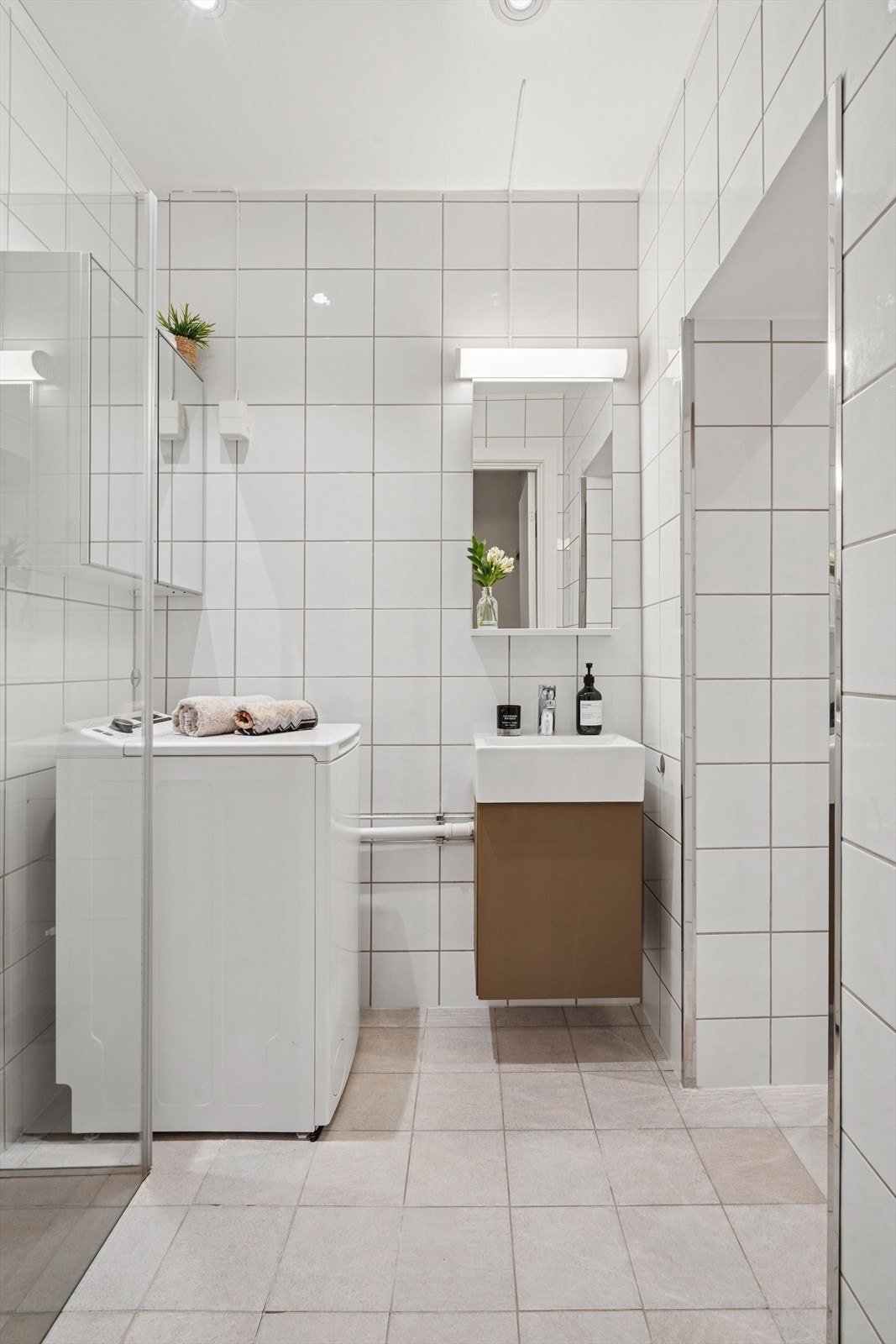 Vaskemaskin fra 2024 medfølger handelen. Galleribilde