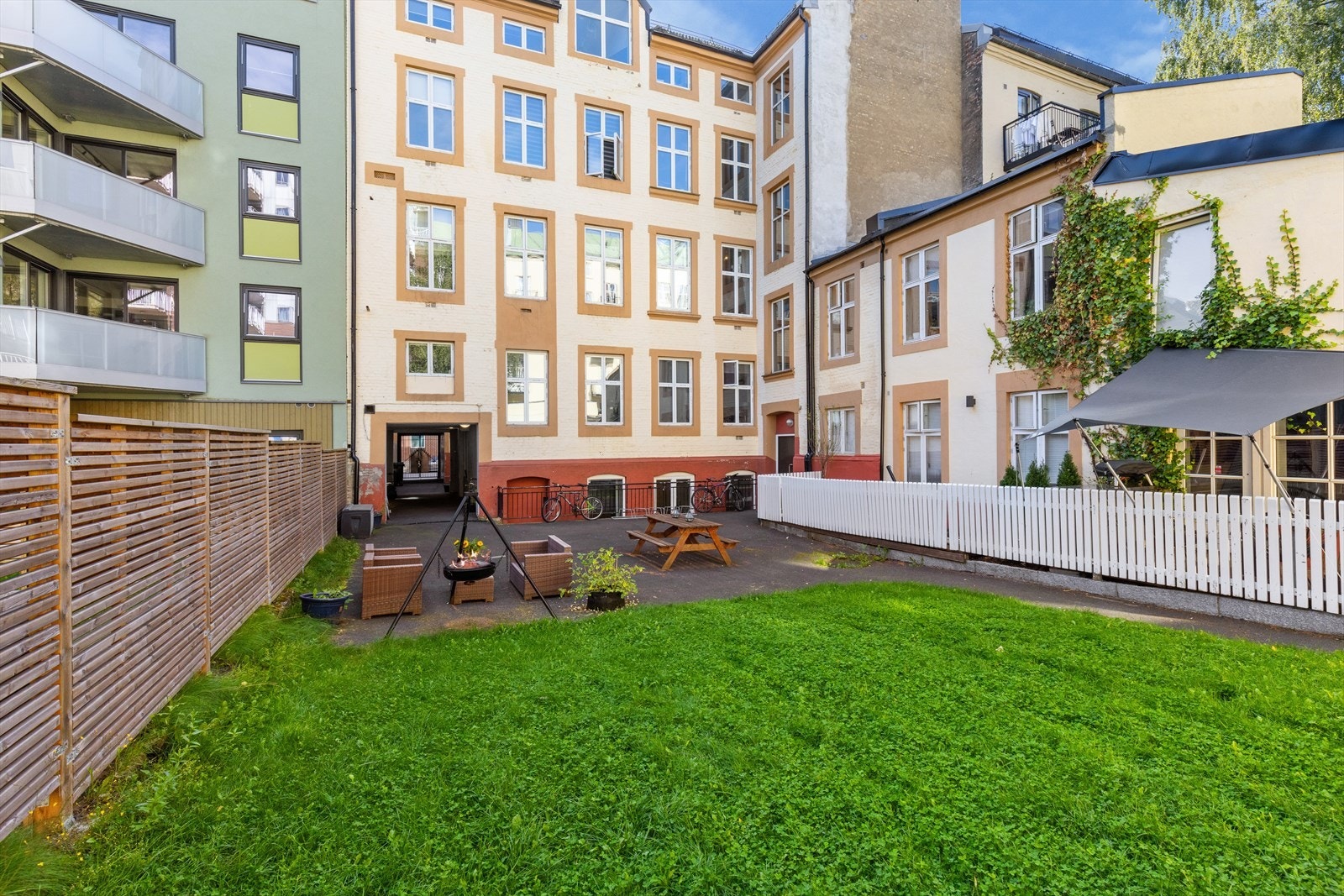 Her kan du også benytte deg av plantekasser, hvor både tomat- og chilliplanter spirer og gror. Galleribilde