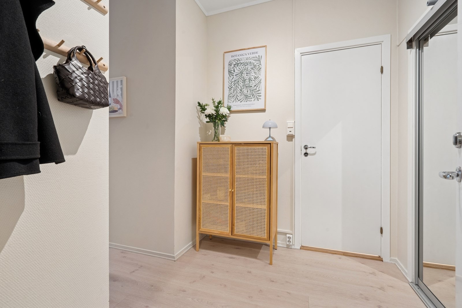 Leiligheten disponerer en ekstern kjellerbod målt til ca. 4 m². Galleribilde