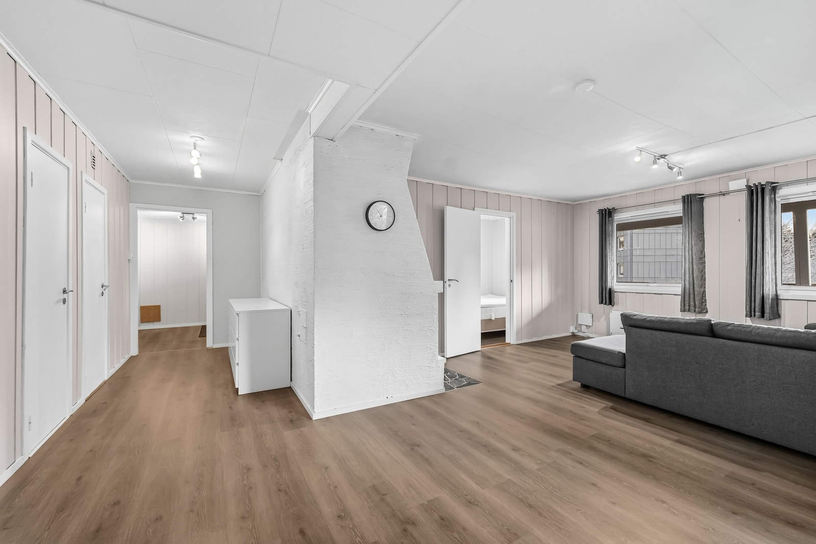 Det er opplyst om skjevheter i tak. Galleribilde