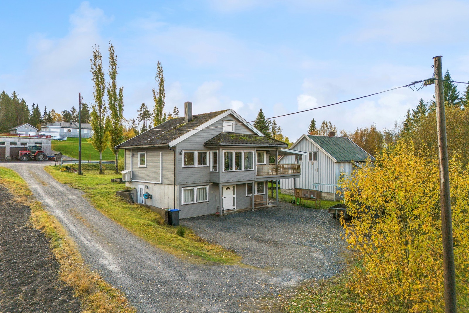 Velkommen til Ogndalsvegen 778, presentert av EiendomsMegler 1 v/John Sivert Brandt. Foto: ELW Media (Espen Wåde). Galleribilde