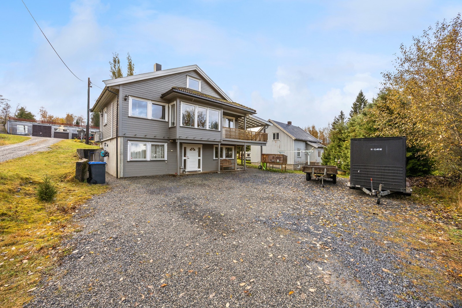 Romslig gårdsplass! Galleribilde