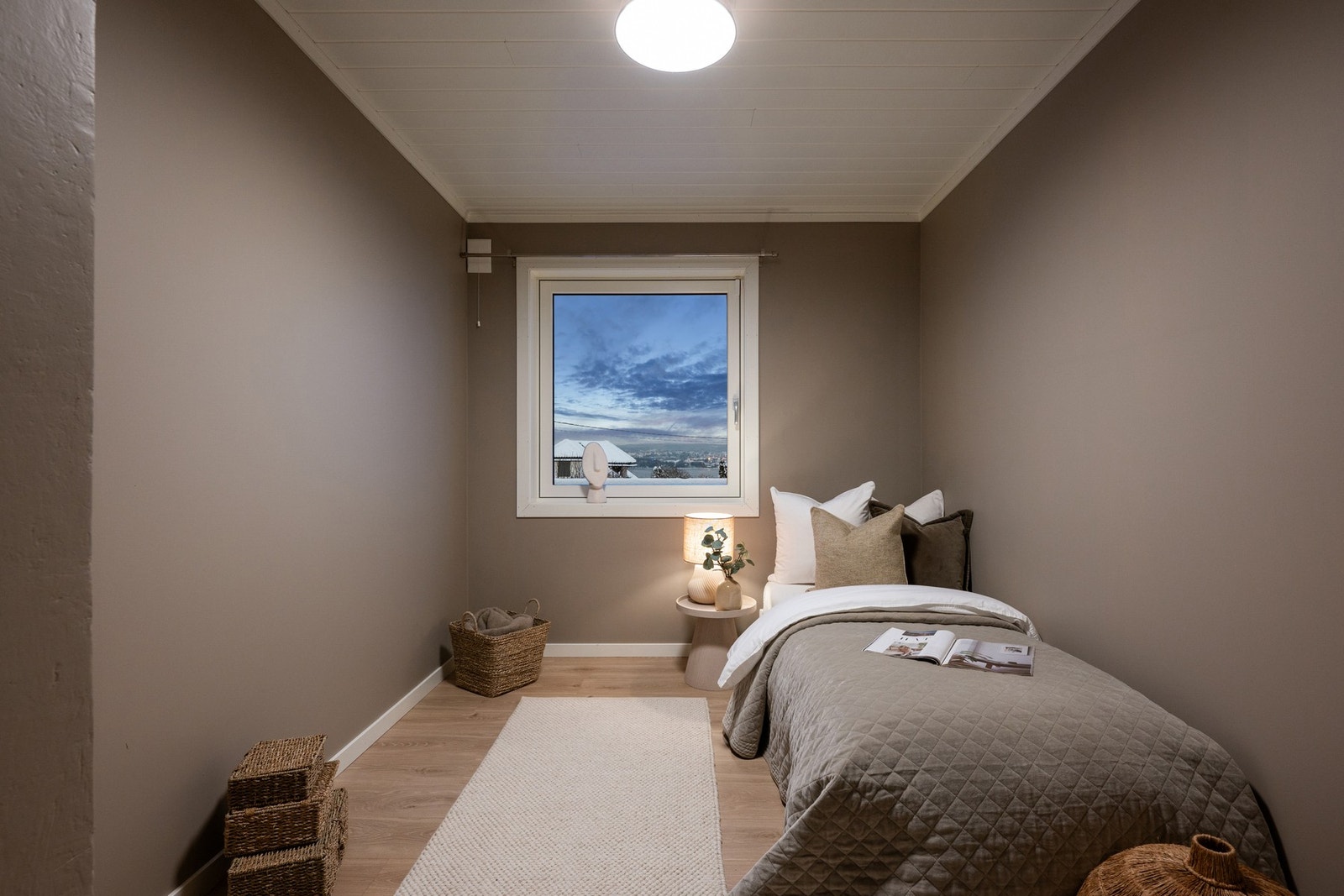 Soverom 2 i samme etasje holder en tilsvarende standard. Galleribilde