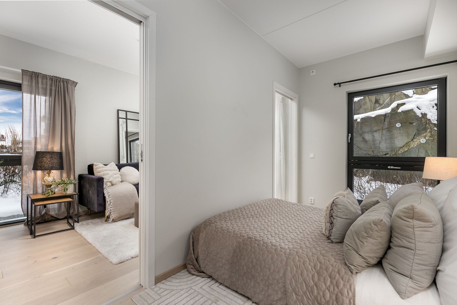 Avsatt plass til garderobeskap på soverom. Galleribilde