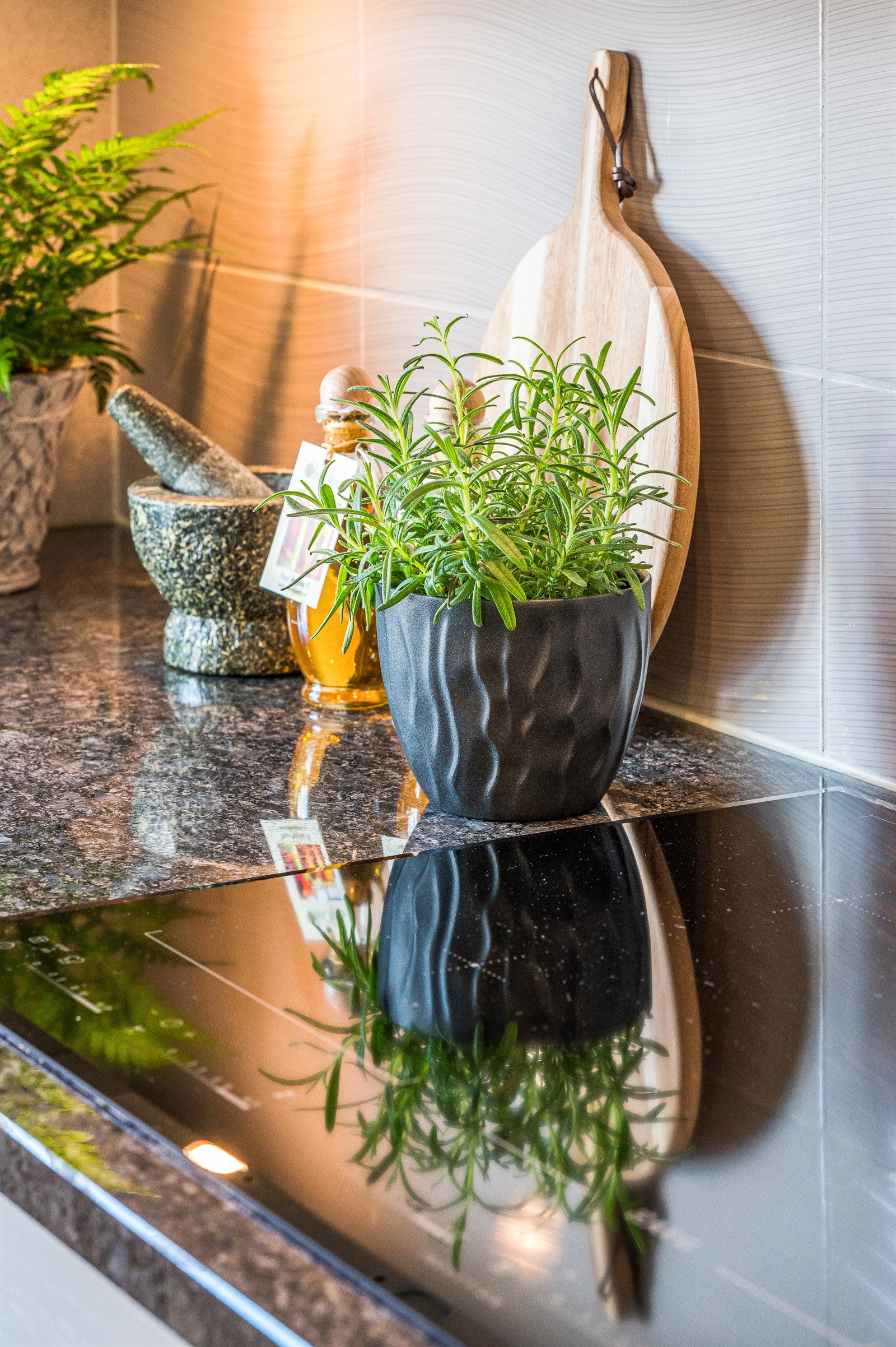 Flere krydderplanter på Rema som ligger 5 minutters gange fra kjøkkenet Galleribilde