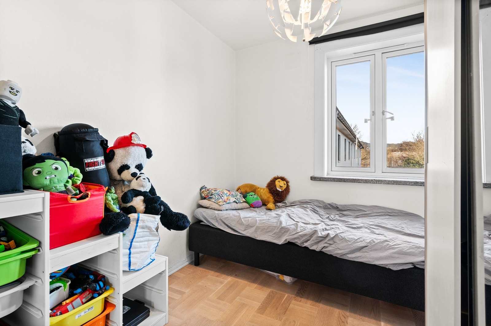 Her er det gode muligheter for å innrede med seng, pult eller annet ønskelig møblement. Galleribilde