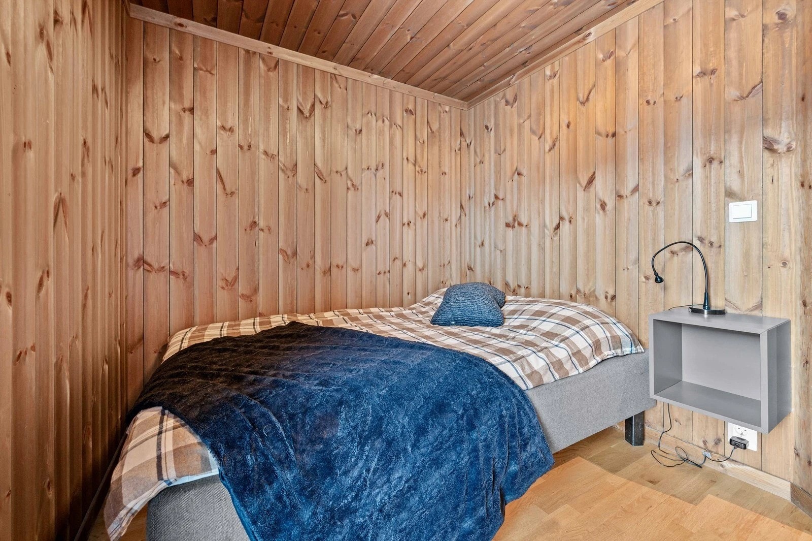 165_525aecc7-dd24-48fe-b4b9-b06e57a4b3f0 Galleribilde