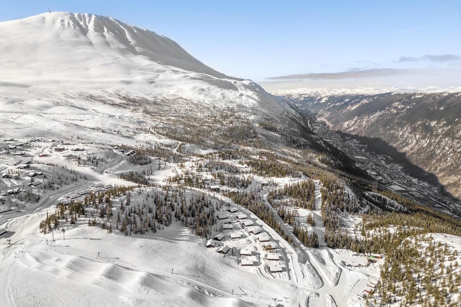 Fyrieggvegen 9 Hedderstun ved Christopher Lejonberg & Mathias Ørnes Galleribilde