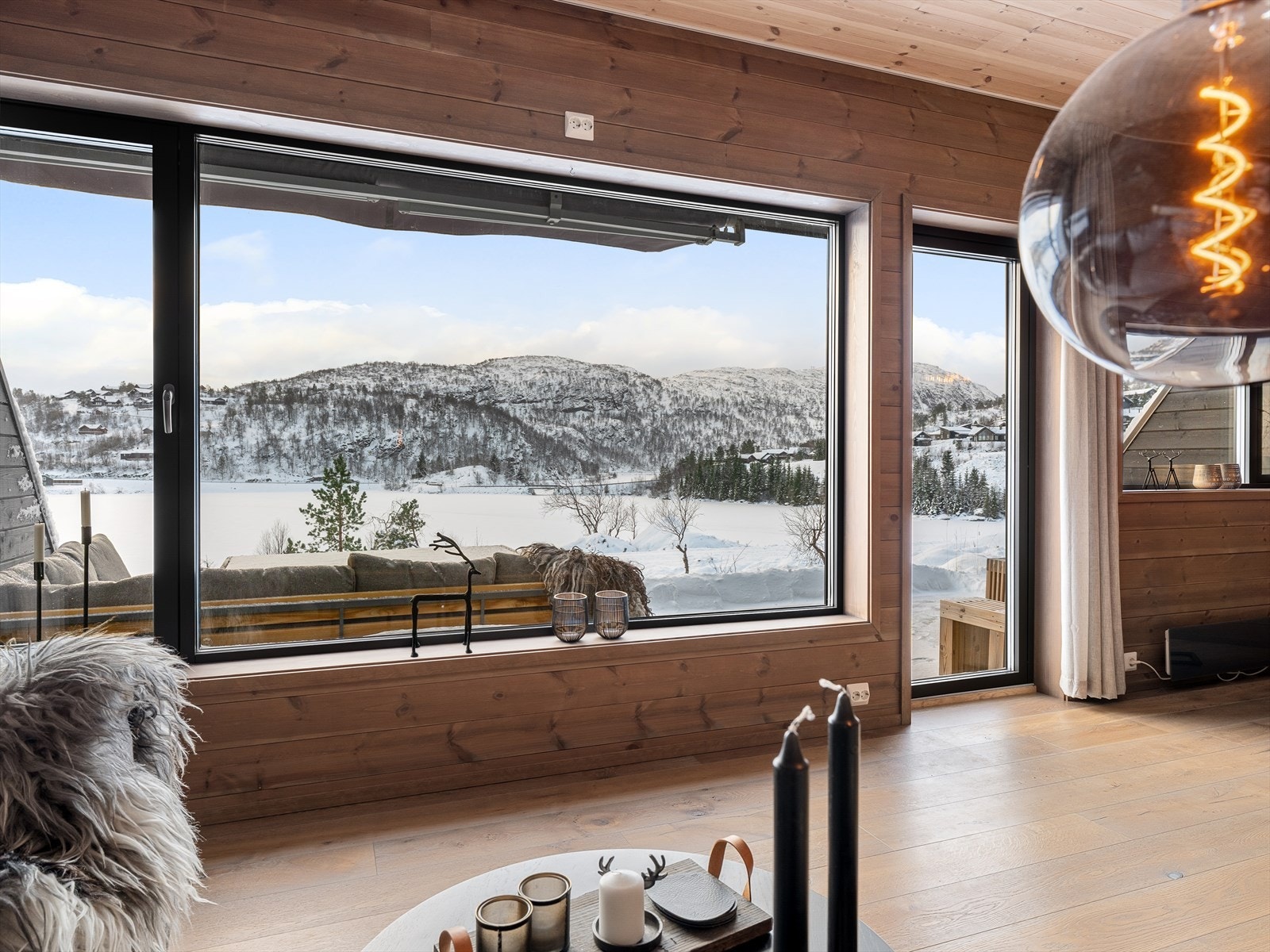 Foto: Joakim Bjerk. EiendomMegler1 presenterer Beinesvatnet 148B Galleribilde