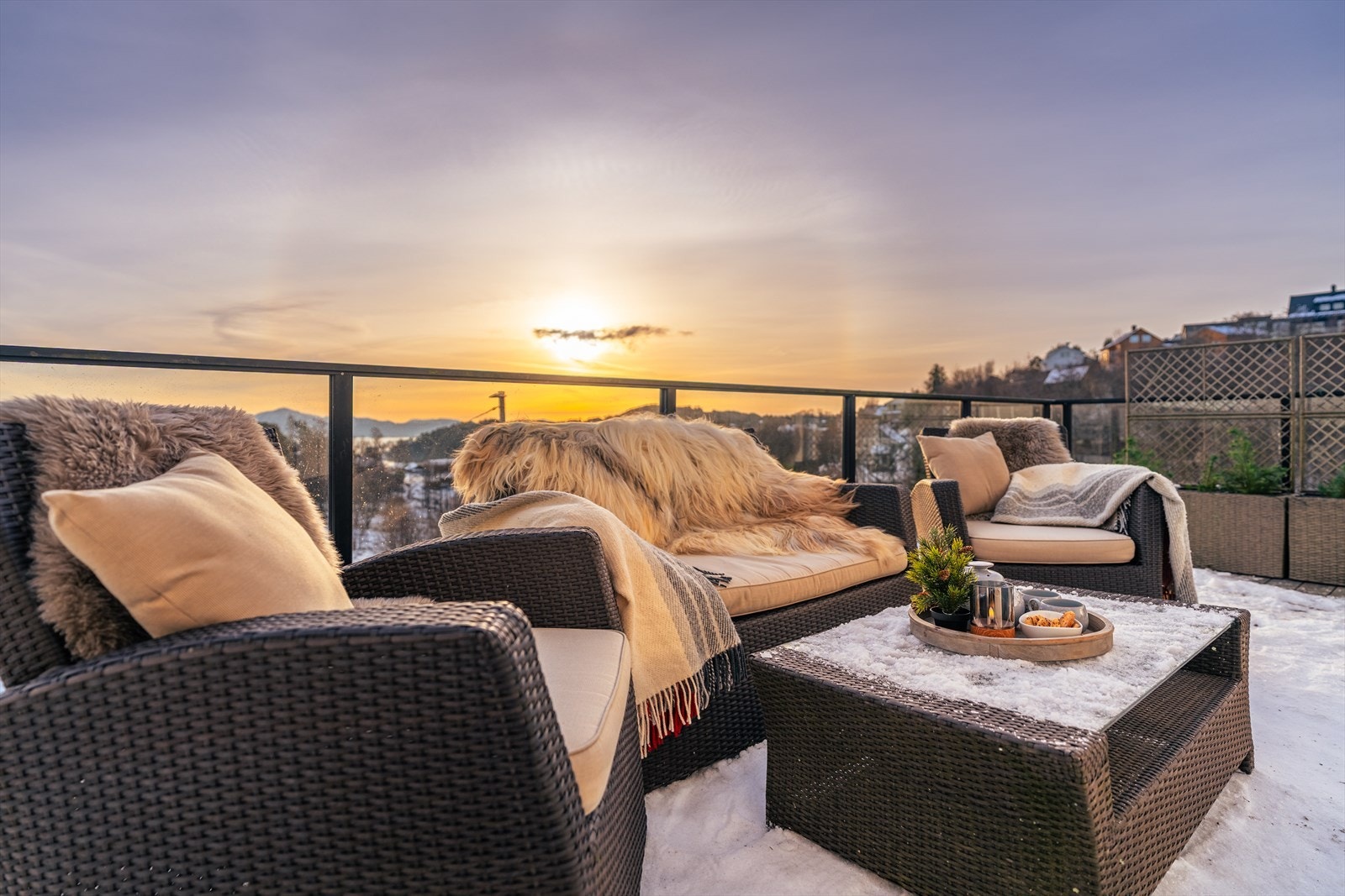 Fra terrassen har man en nydelig utsikt over nærområdet. Galleribilde