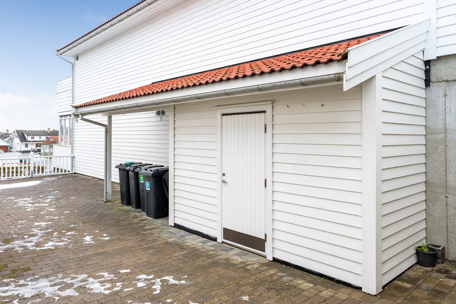 I tilknytning til uteområdet er det også tilgang til praktisk bod med ekstra lagringspass Galleribilde