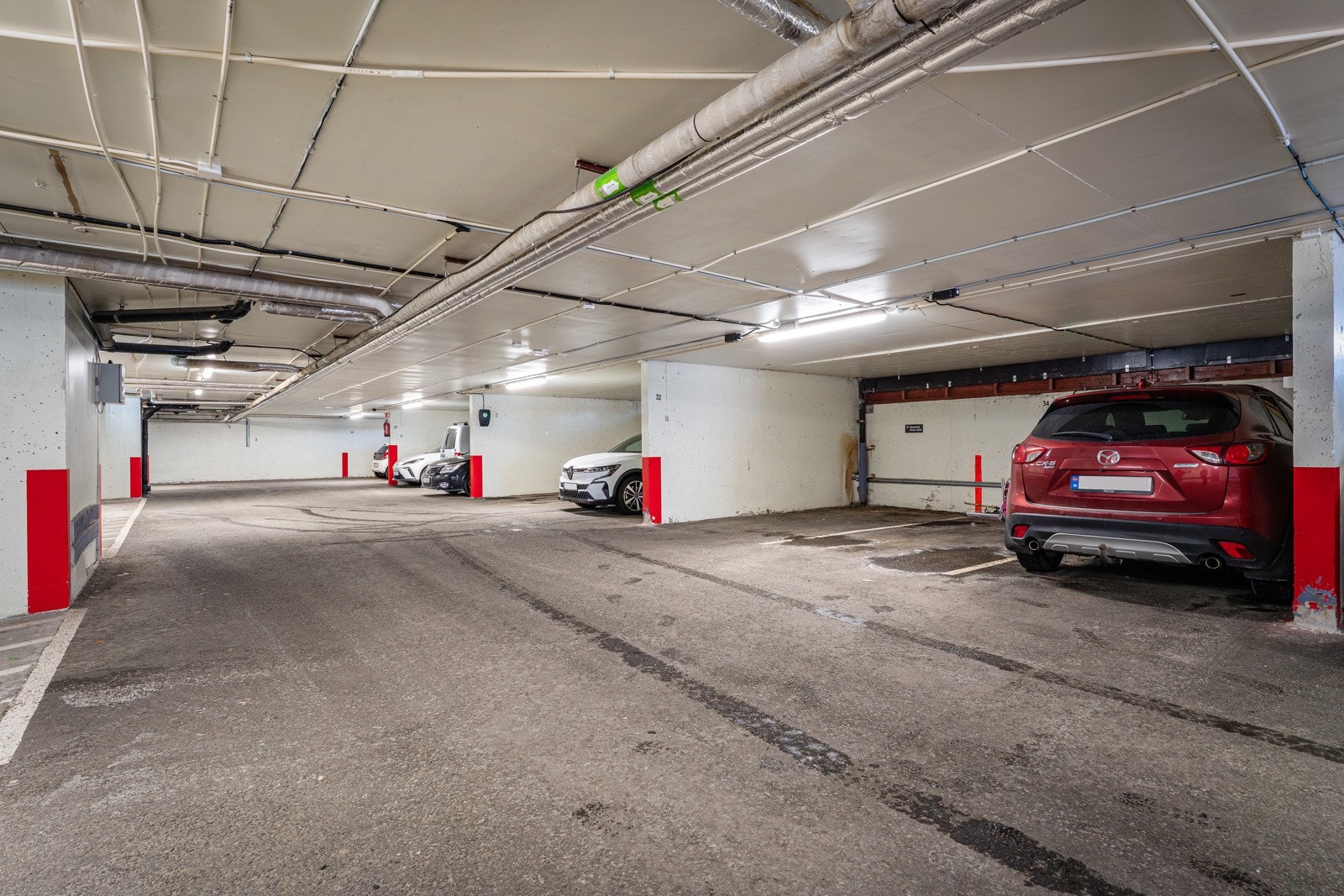 Fast plass i felles garasjeanlegg Galleribilde