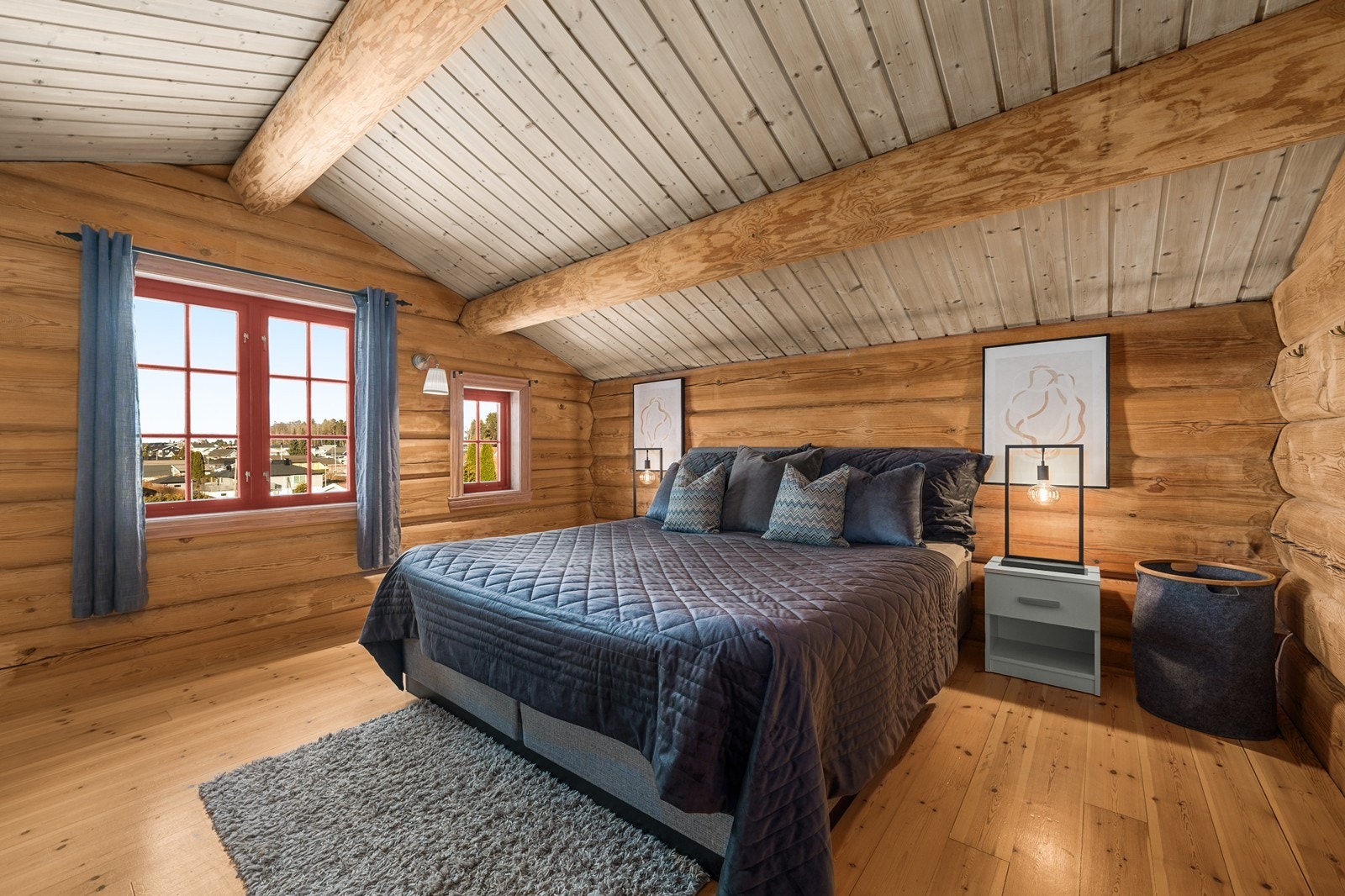 Hovedsoverommet er i loftetasjen. Galleribilde