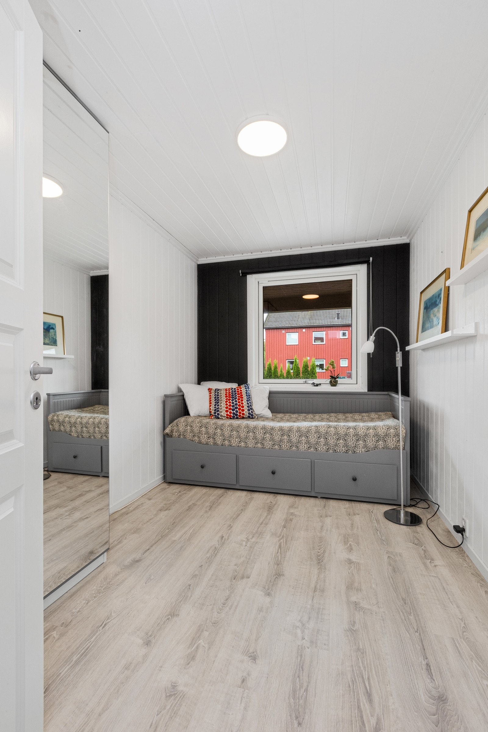 Soverom 1 i kjeller Galleribilde