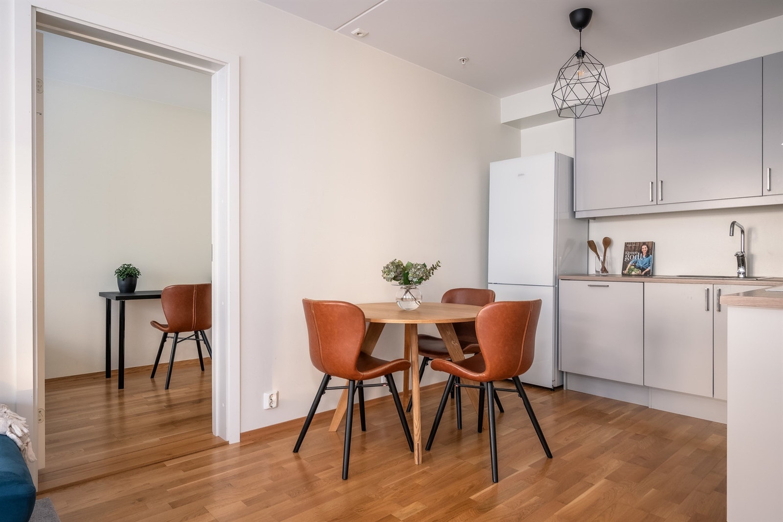 God og naturlig plass til spisebord. Galleribilde