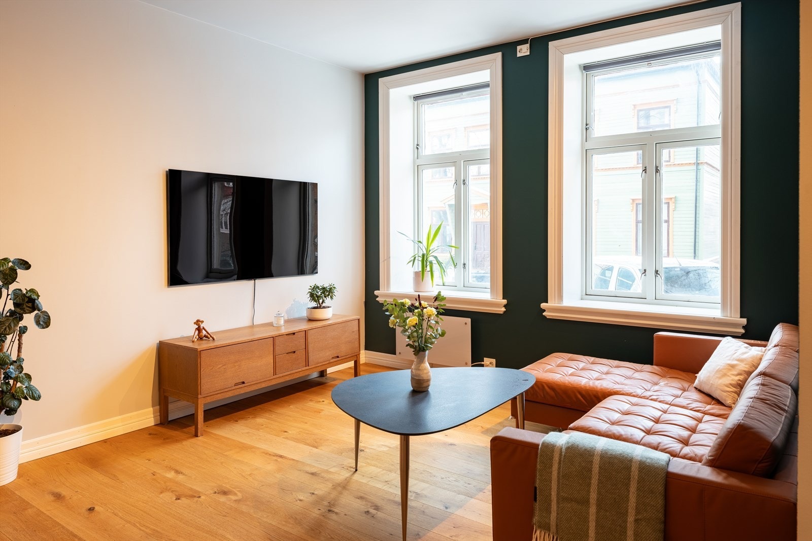 Av oppgraderinger kan det blant annet nevnes maling av overflater, nye gulv, oppgradert el, kjøkken fra 2015 og bad fra 2014. Galleribilde