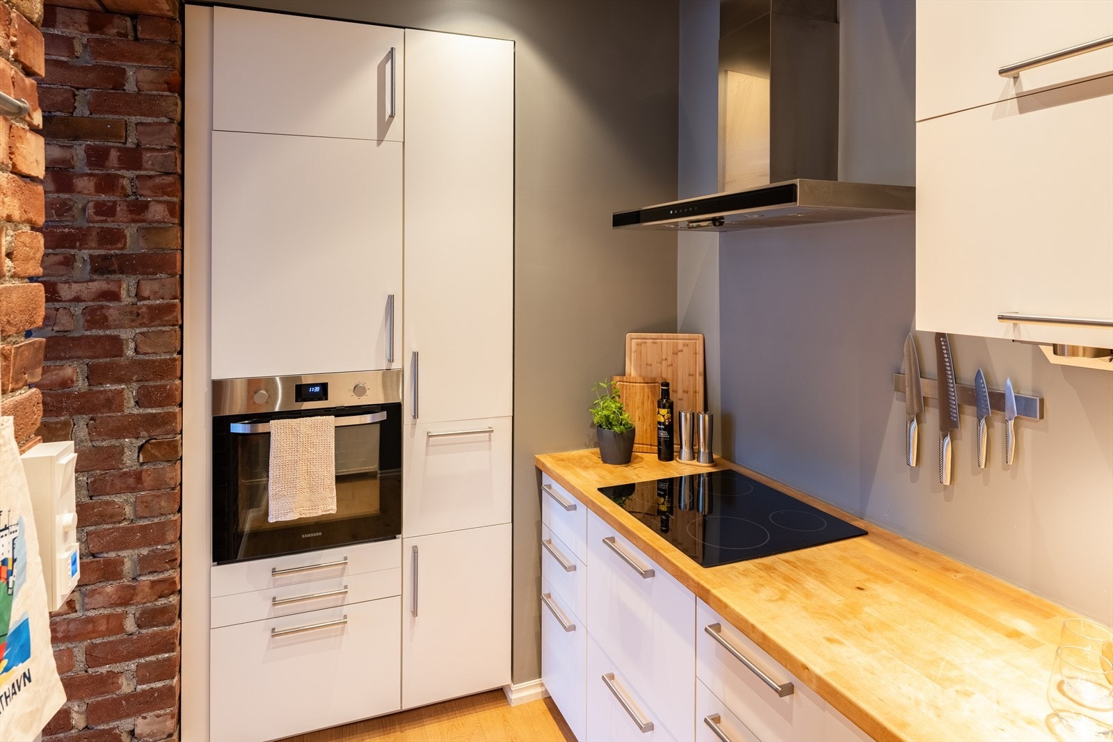 Delvis åpen løsning mellom kjøkken og stue for best mulig arealutnyttelse. Galleribilde