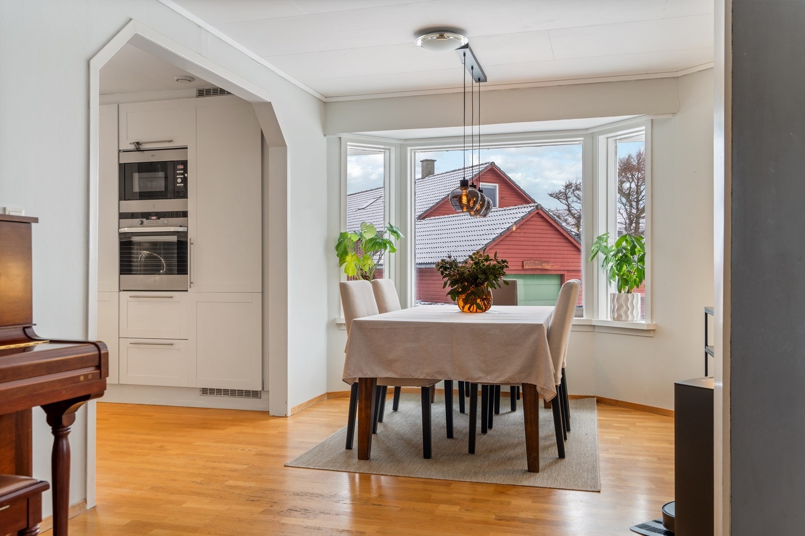 God plass til spisegruppe Galleribilde