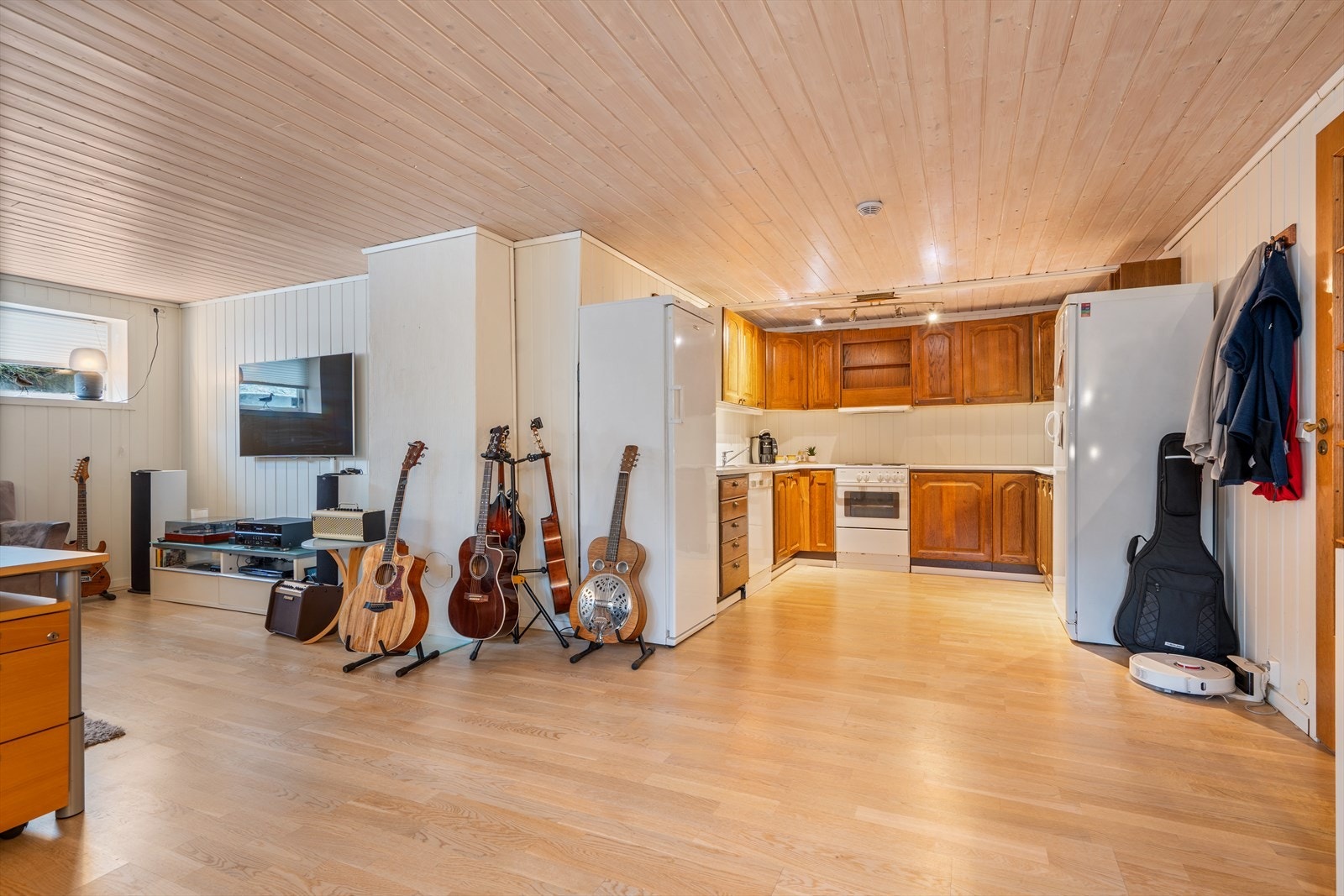 Kjellerstuen er perfekt for egen sone for besøk og avslapning Galleribilde