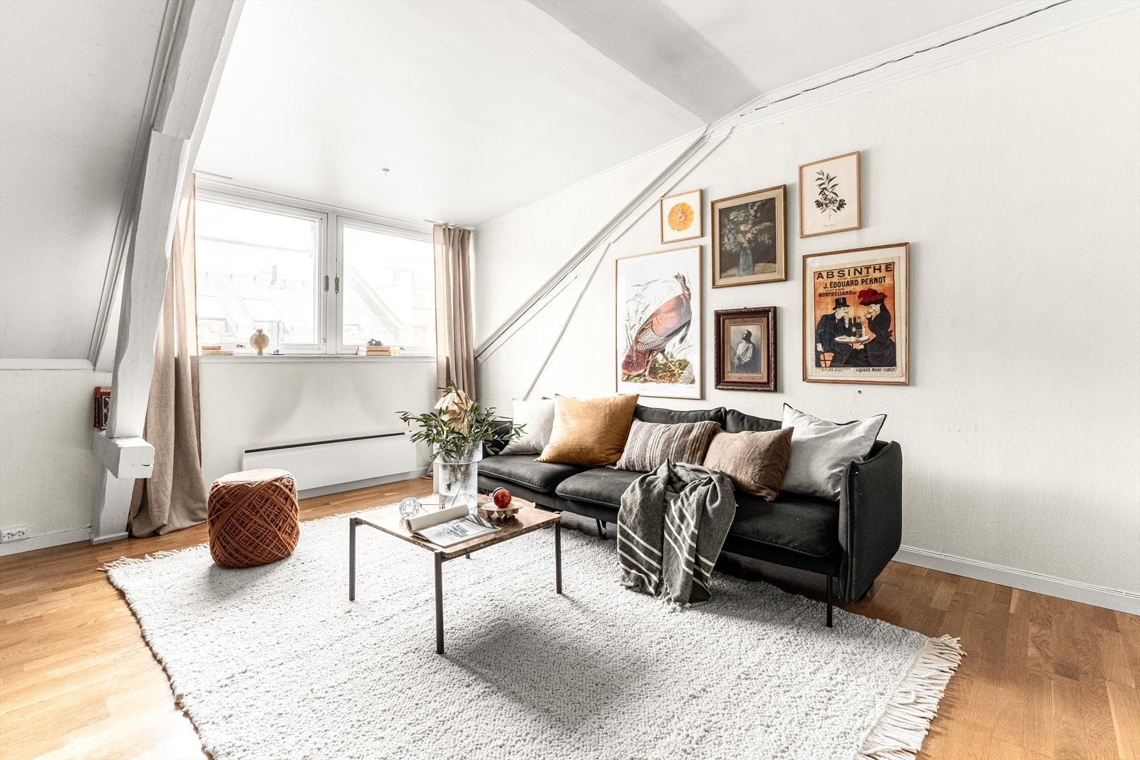 Her får du en åpen stue-/kjøkkenløsning med gode møbleringsmuligheter. Galleribilde