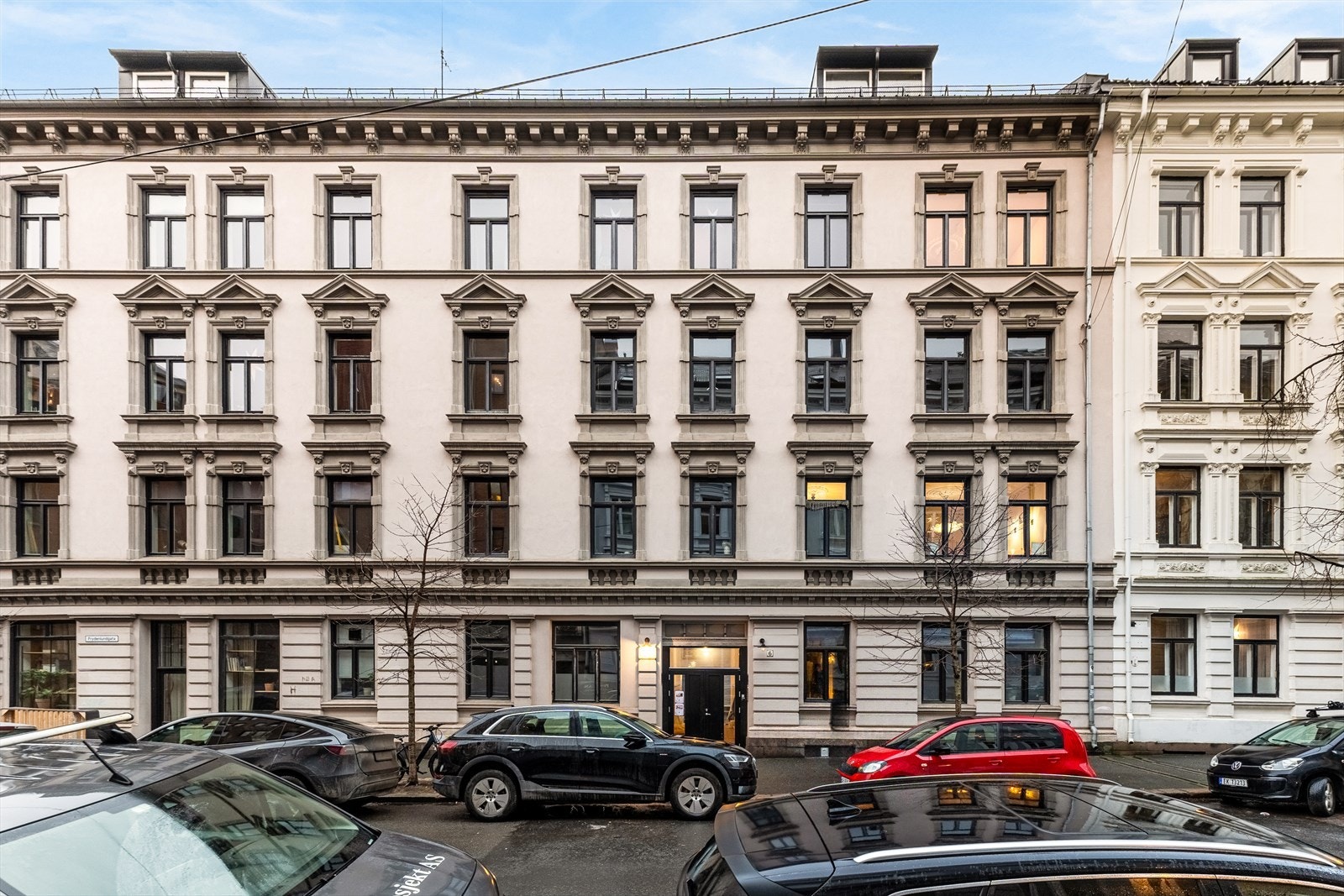 Leiligheten ligger i en klassisk gård på Bislett/St. Hanshaugen. Galleribilde